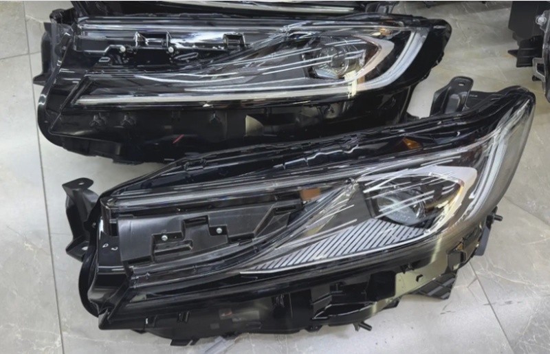 Передняя фара от Camry V80